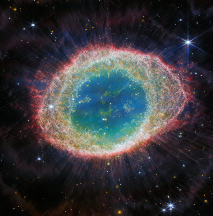 Webb captures the detailed beauty of the Ring Nebula (NIRCam image) Webb captures the detailed beauty of the Ring Nebula (NIRCam image)