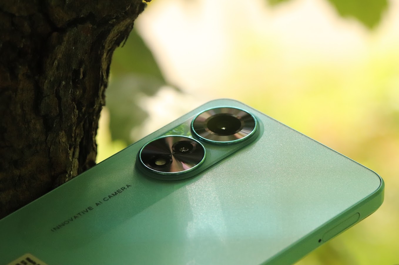 OPPO A78 is available in two colors