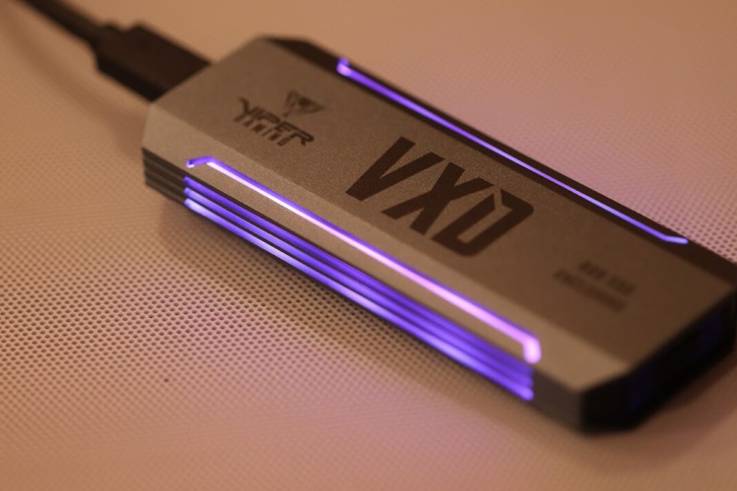Patriot Viper Gaming VXD - backlit pocket for SSD