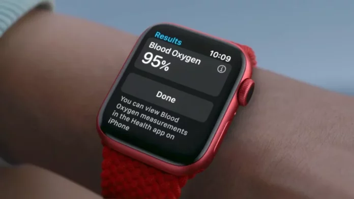 Doctor saves the life of an airplane passenger with the help of a flight attendant's Apple Watch Doctor saves the life of an airplane passenger with the help of a flight attendant's Apple Watch