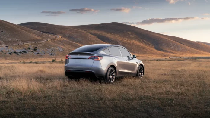 Tesla recalls almost 700,000 cars due to a problem with the tire pressure sensor