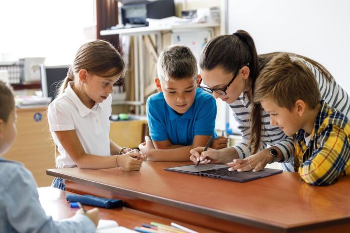 ASUS introduces rugged laptops for education ASUS introduces rugged laptops for education