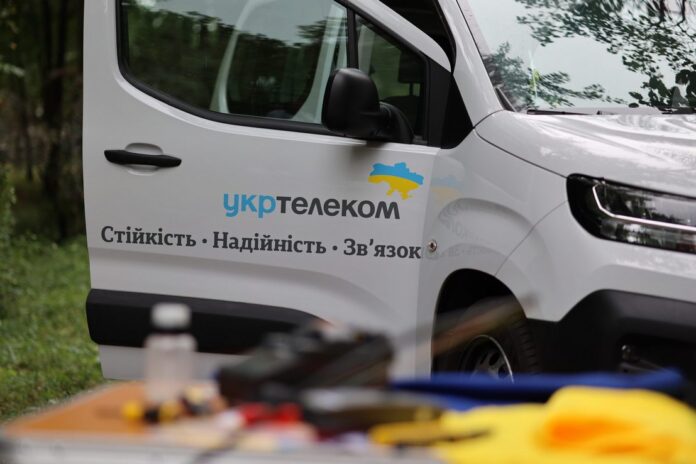 Ukrtelecom is the largest operator laying optics in the frontline areas Ukrtelecom is the largest operator laying optics in the frontline areas