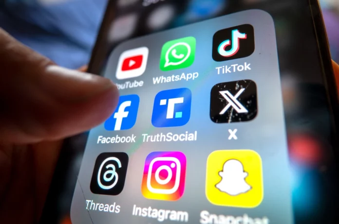 Facebook now keeps live videos for only 30 days Facebook now keeps live videos for only 30 days