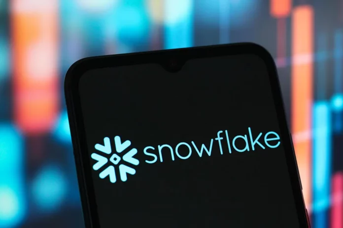 Snowflake to acquire database company Crunchy Data Snowflake to acquire database company Crunchy Data