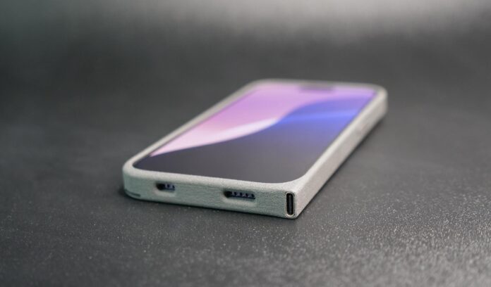 New smartphone cases will provide iPhone with a USB-C port