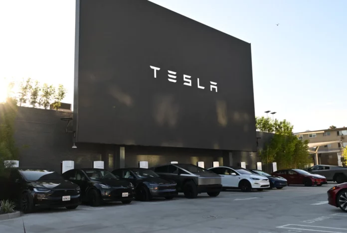 Tesla finally opens a retro diner and charging station