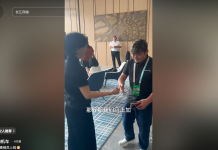 Zhang Xue Seeks Sponsors at Canton Fair