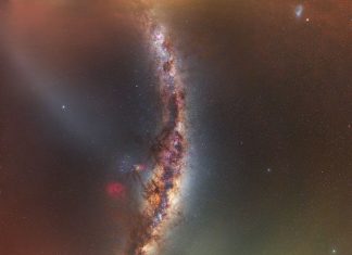 Desert Stairway Offers Breathtaking Glimpse of the Milky Way and Beyond