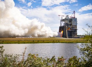 NASA Ignites Powerful RS-25 Engines for Artemis Moon Missions