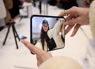 Apple Launches Foldable iPhone Duo Globally